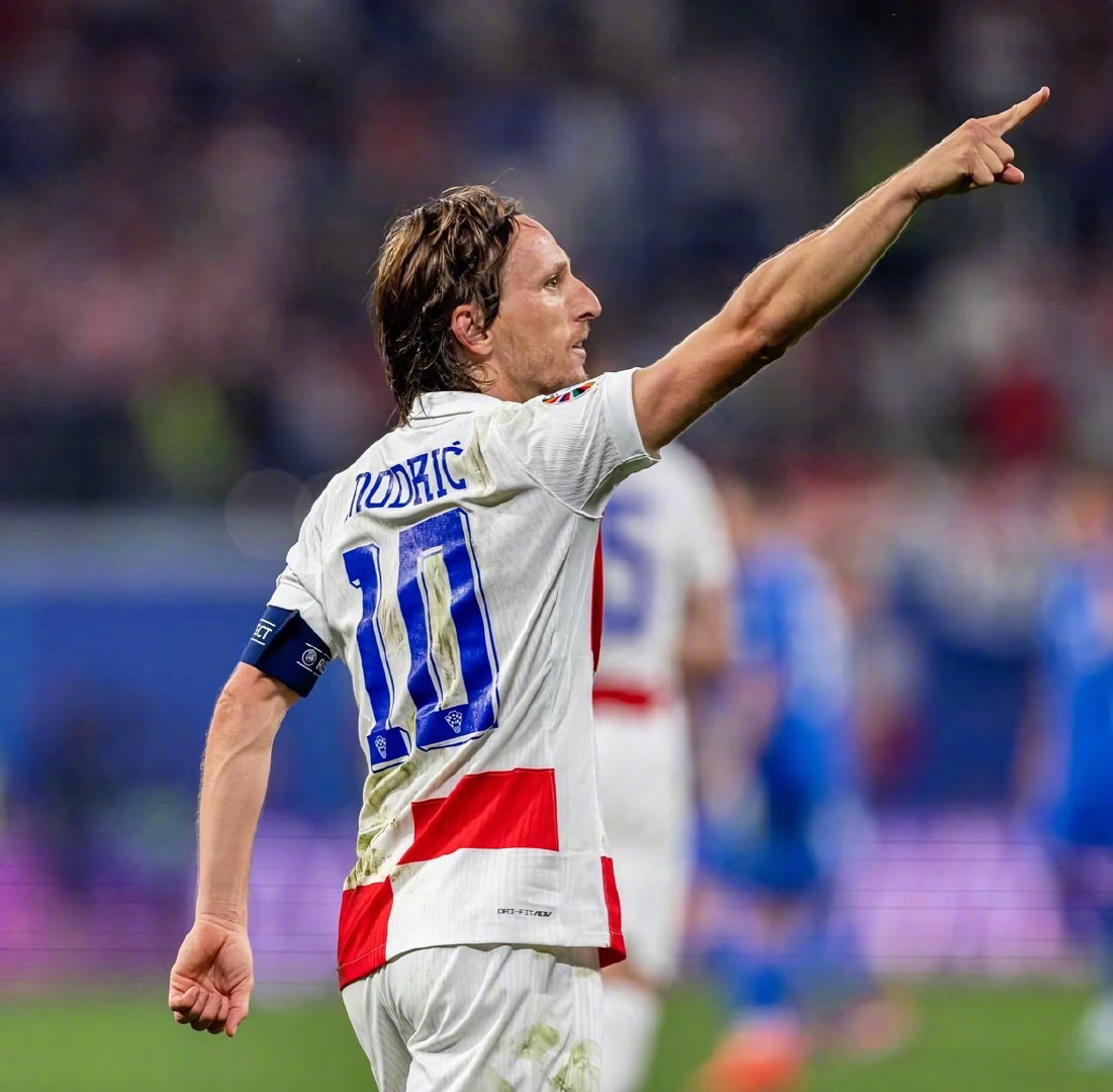 巴萨新星连续爆发惊艳球迷