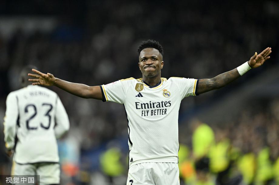 德甲战报：伯格1射1传，霍芬海姆3-0完胜奥格斯堡