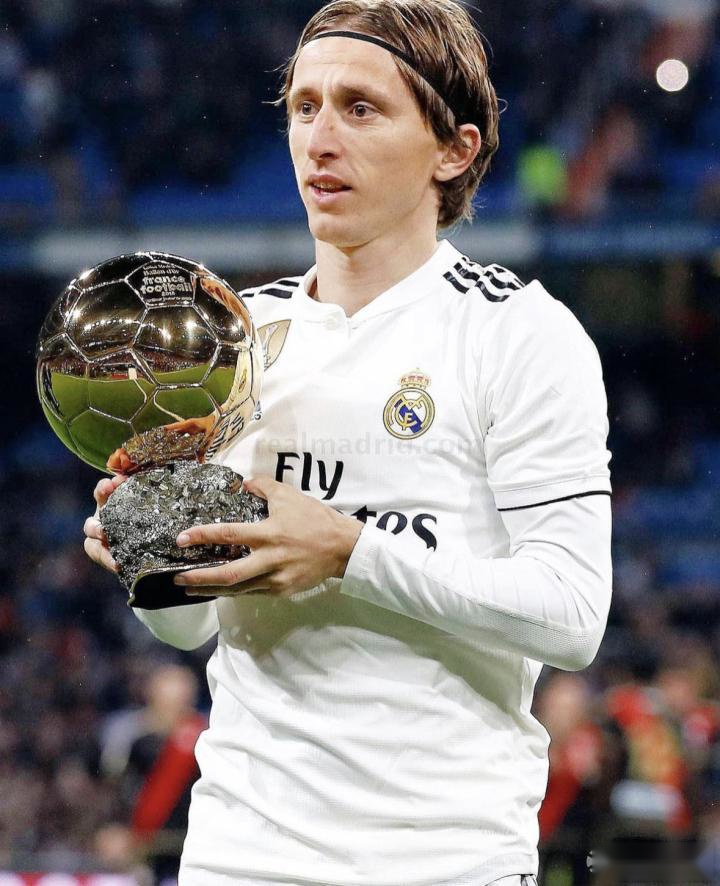 哈登狂砍55分封神！成NBA首位双队史得分王，36岁飙10记三分创多项纪录